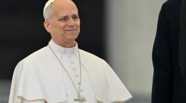 Папа Римский призывает журналистов сохранять авторитет в эпоху искусственного интеллекта