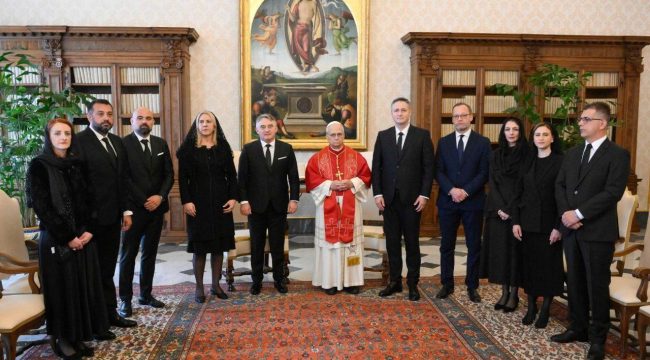 Папа Лев XIV обсудил с лидерами Боснии и Герцеговины вопросы мира и стабильности