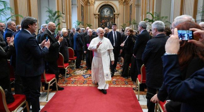 Папа Римский подчеркивает важность правосудия на открытии судебного года Трибунала Ватикана