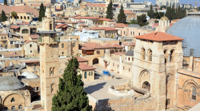 Обломки ракет упали на святые места в Иерусалиме после удара из Ирана