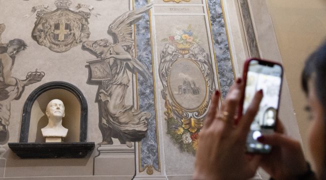 Политический ангел: кто скрывается за образом в римской базилике?