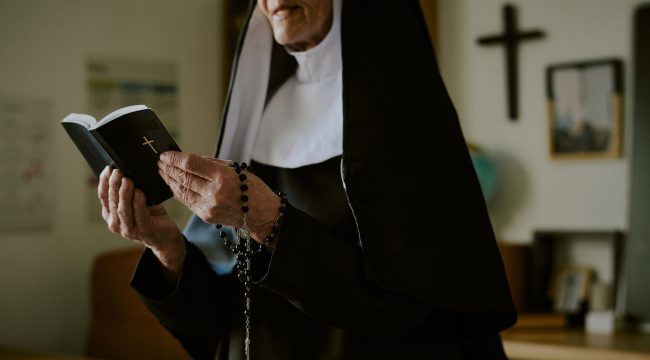 Когда монастыри открывали двери к образованию для женщин