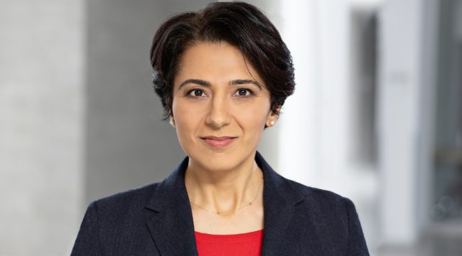 Корреспондент ZDF Голи́нех Атаи удостоилась премии Гримме