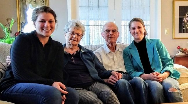 Джанет Оук написала свой первый роман в 42 года, а затем создала еще 70 произведений.