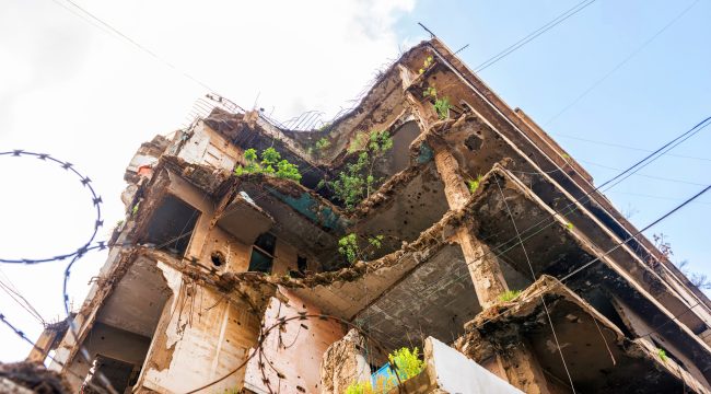 «Если остаться — значит получить шрамы»: Размышления пастора о жизни в Бейруте