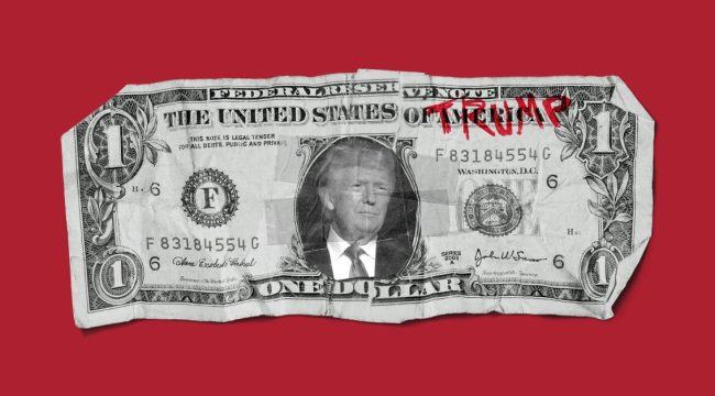 Трамп увековечивает себя на зданиях, Библиях и не только