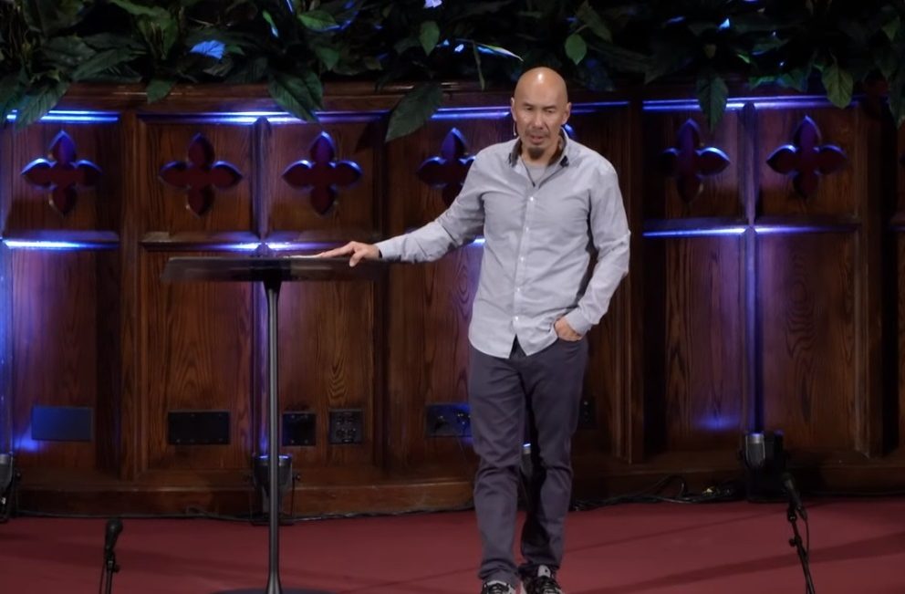 Фрэнсис Чан извинился за поддержку скандально известных христианских лидеров