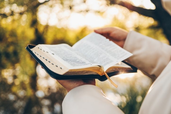 Даже светские СМИ понимают, где искать надежду для нации