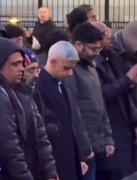 Ник Тимоти отстаивает критику мусульманской молитвы на Трафальгарской площади