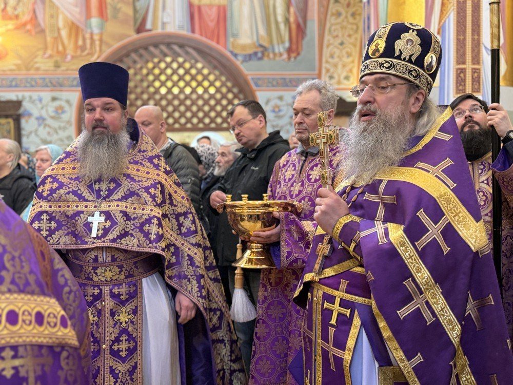 В храме священномученика Ермогена в Зюзине прошло праздничное богослужение