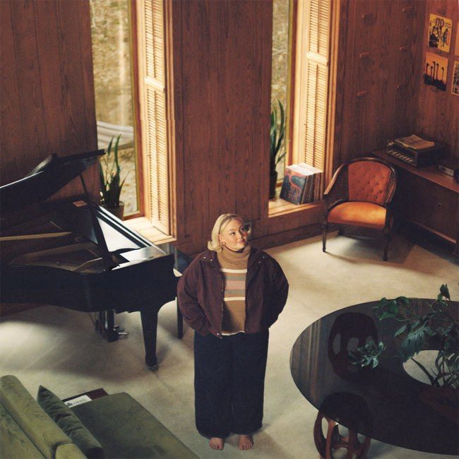 Белла Тейлор Смит выпускает EP «for the home»