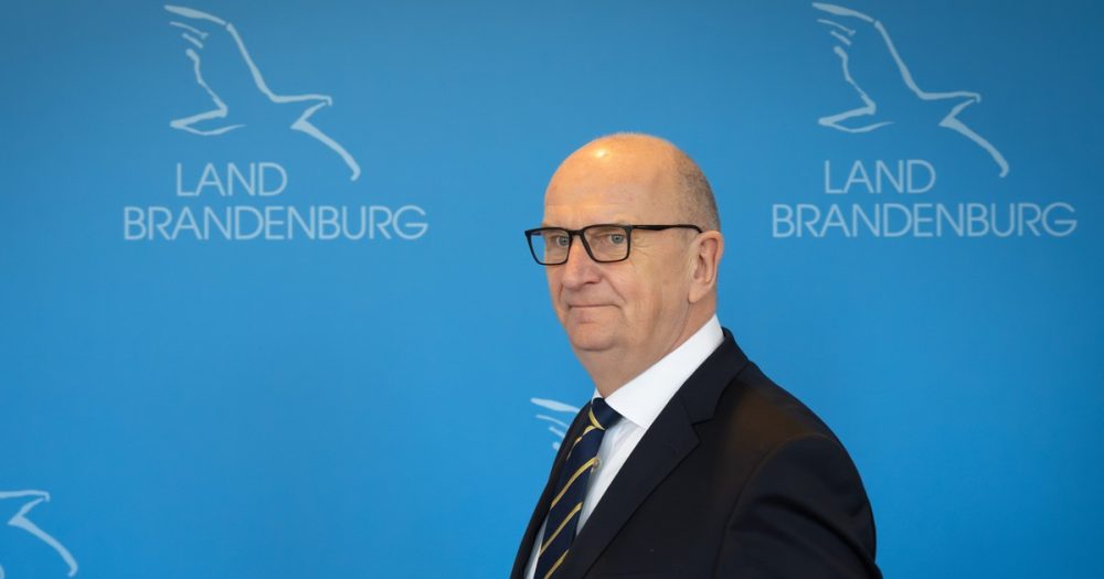 После расистских песен: Войдке "ошеломлен"