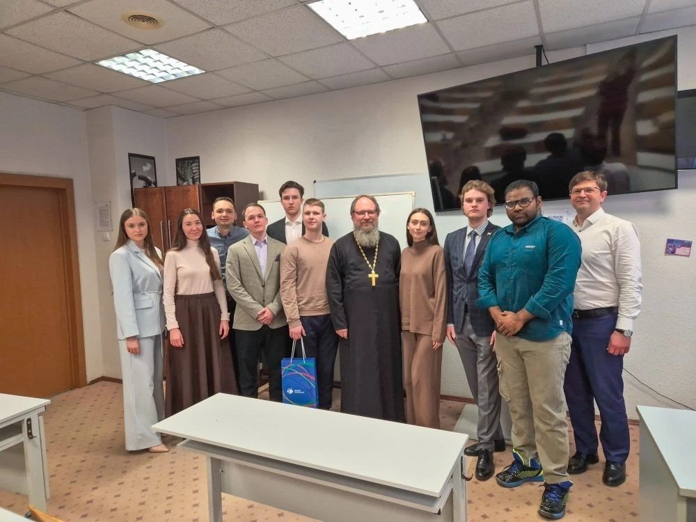 Встреча священника со студентами московских вузов обсудила вопросы веры и науки