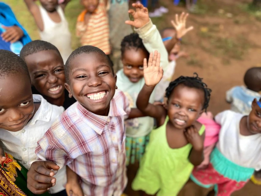 Кения планирует фонд в $15 млн для перевода детей из детских домов в семейную опеку