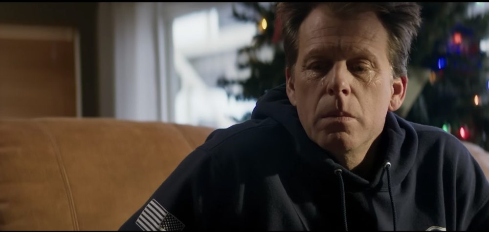 Режиссер Билл МакАдамс превращает личную трагедию в мощную историю о прощении и вере в фильме «Бог здесь»