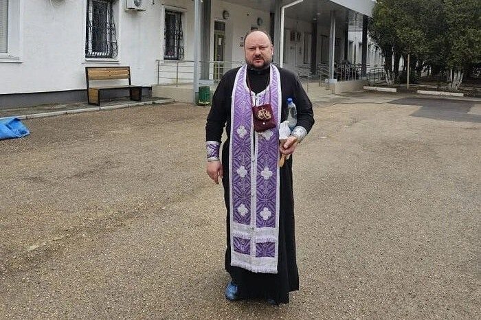 Священнослужители Симферопольской епархии навестили пострадавших при взрыве в Севастополе