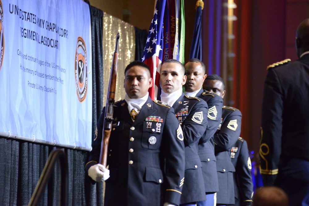 Военные сокращают коды вероисповедания для борьбы с 'политкорректностью' и 'секулярным гуманизмом'