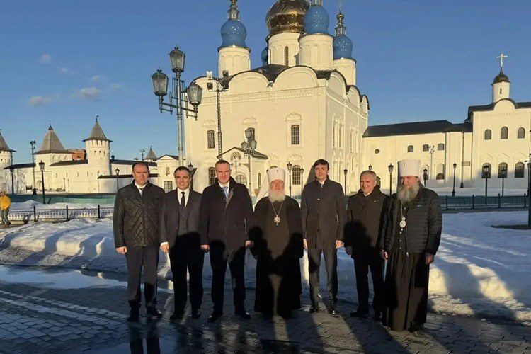 Митрополит Евгений обсудил духовное воспитание в ходе визита в Тобольскую митрополию