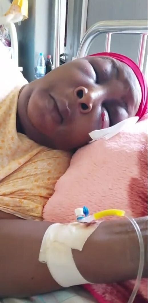 Мусульманин тяжело ранил жену-христианку во время богослужения в Уганде