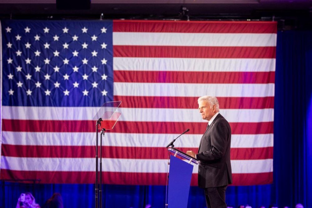 Франклин Грэм заявил, что «ошибся в словах», призывая на CPAC «сделать всё возможное» для «переизбрания» Трампа