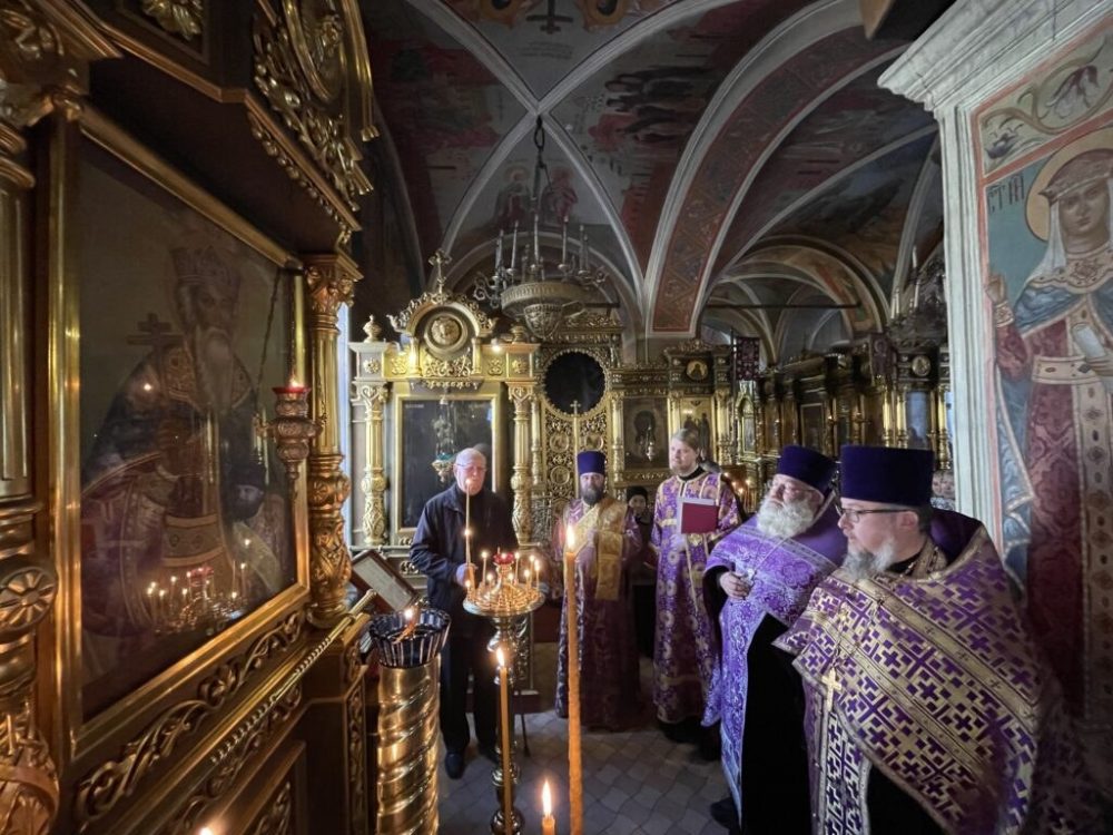 В московском храме совершили молебен в честь 10-летия Росгвардии