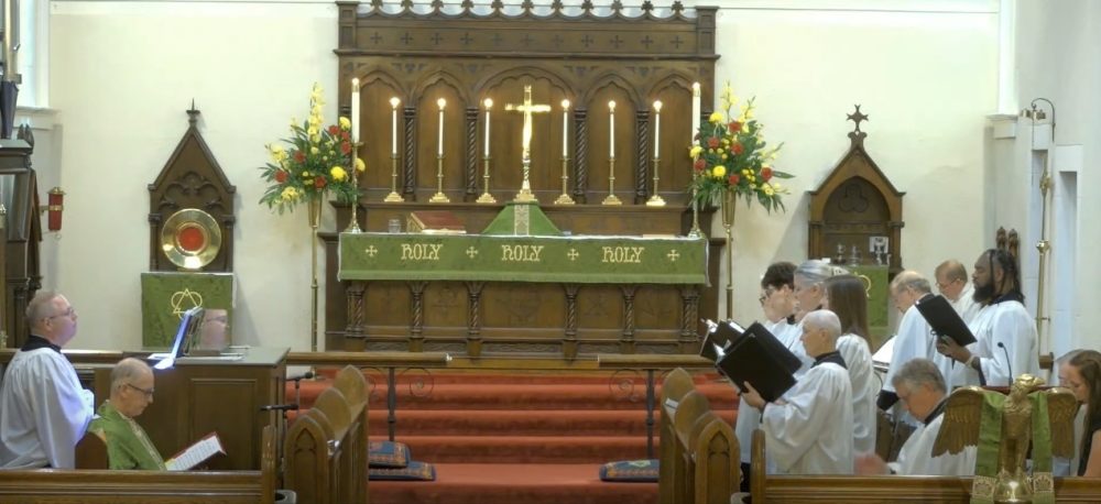 Суд Епископальной церкви назначил новое слушание для священника, обвиняемого в краже $300 тыс.