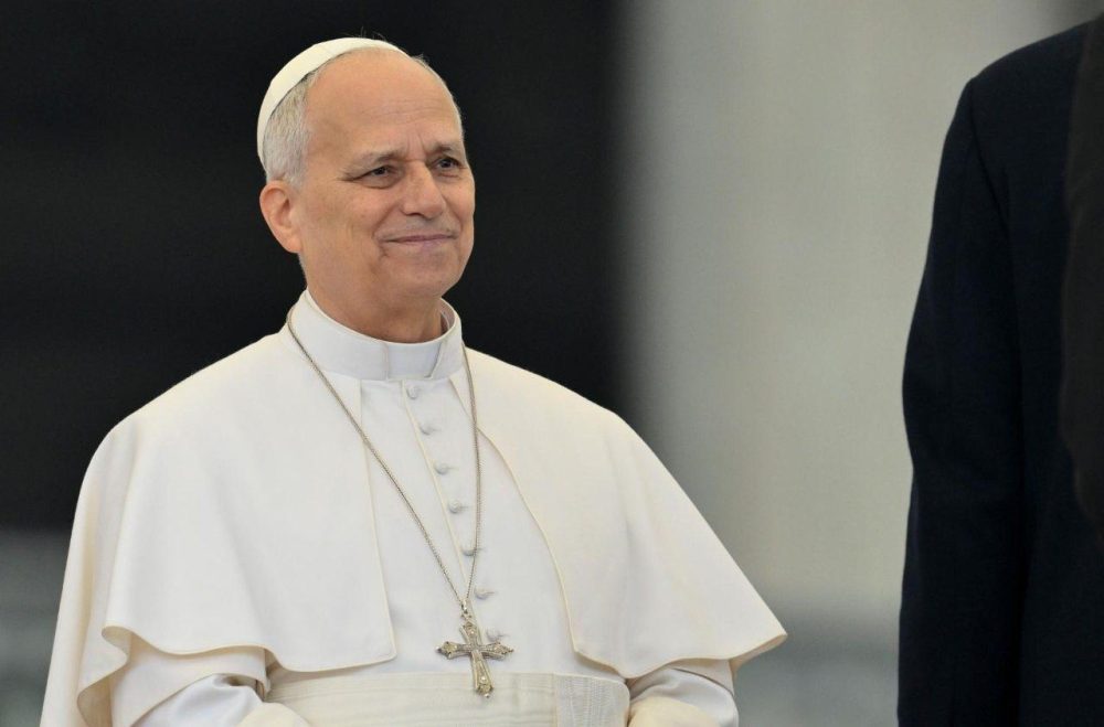 Папа Римский призывает журналистов сохранять авторитет в эпоху искусственного интеллекта