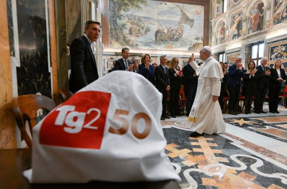 Папа Римский призвал журналистов раскрывать правду о войне