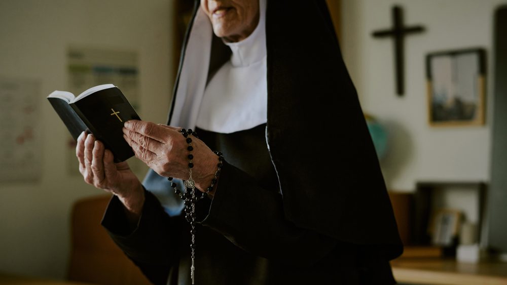 Когда монастыри открывали двери к образованию для женщин