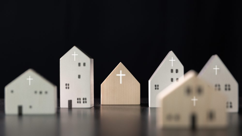 Церкви продолжают терять верующих: новые данные о членстве