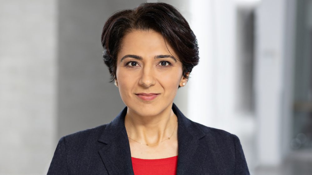 Корреспондент ZDF Голи́нех Атаи удостоилась премии Гримме