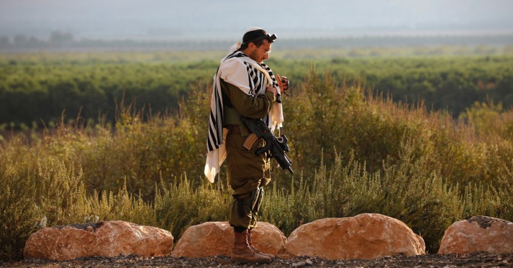 Некоторые израильтяне обращаются к вере на фоне продолжающейся войны