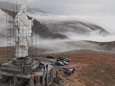 В Ливане, несмотря на бомбардировки, завершено строительство монументальной статуи Христа