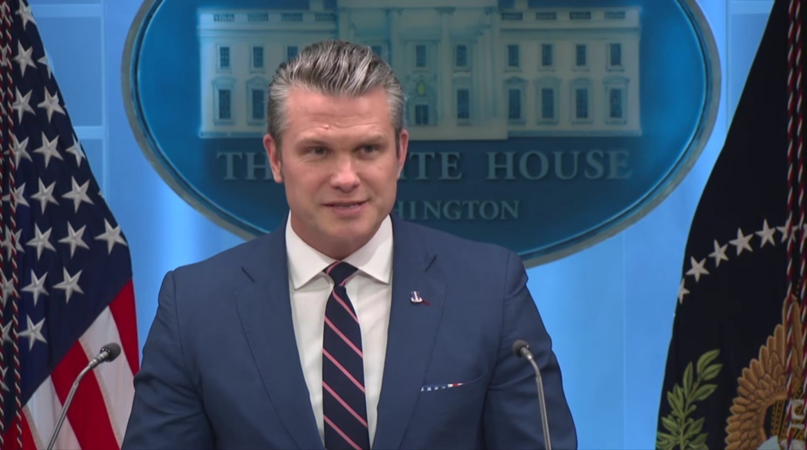 Хегсет указывает на сходства между спасением американского лётчика в Иране и Воскресением Иисуса