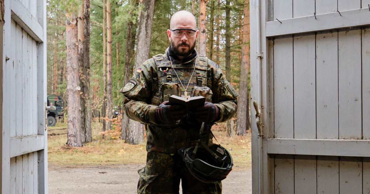 "Офицер по чувствам" в камуфляже