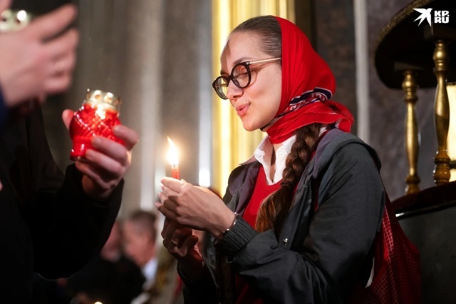 Израиль разрешил доставку Благодатного огня в Россию на фоне перемирия