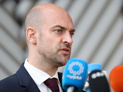 Заявления Трампа о Папе Римском признаны Францией "неприемлемыми"