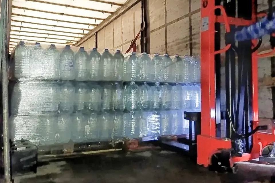 Патриаршая гуманитарная миссия доставила в Донецк свыше 18 тонн питьевой воды