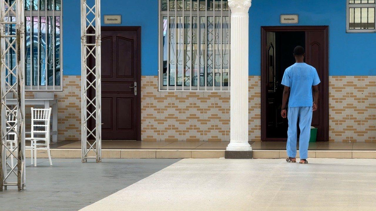 Лев XIV в Малабо: больница как символ «цивилизации любви»