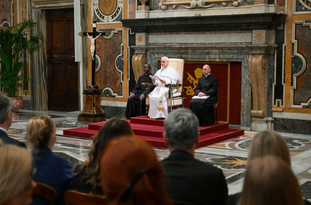 Лев XIV: христианин в политике служит людям, а не идеологиям