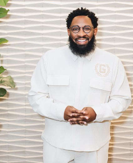 Пастор Майк-младший получает восьмой #1 сингл в Billboard Gospel National Airplay с песней 'Turn It Around'