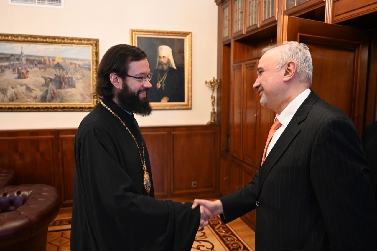 Глава ОВЦС встретился с послом Пакистана в России