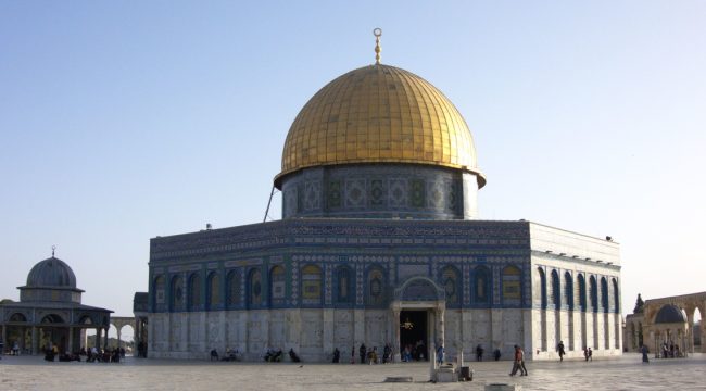 Пасха и Рамадан в тени войны