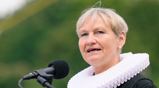 Не привыкать к страданиям мира