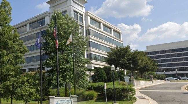 Федеральное расследование в школьном округе из-за обвинений в сексуальных домогательствах несовершеннолетнего нелегала