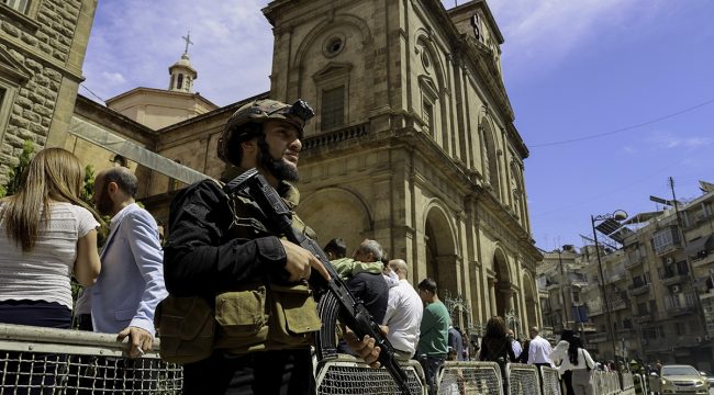 Христиане в Сирии с осторожностью сокращают пасхальные торжества после насильственных нападений