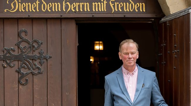 На Пасху нам позволено смеяться