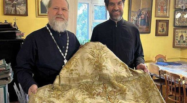 Церковь в Виноградове передала исторические реликвии в музейные фонды