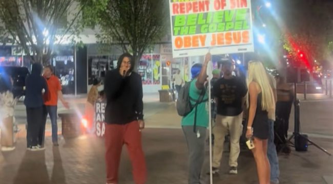 Свободный агент НБА Джейден Айви замечен проповедующим на улице после увольнения из «Чикаго Буллз»