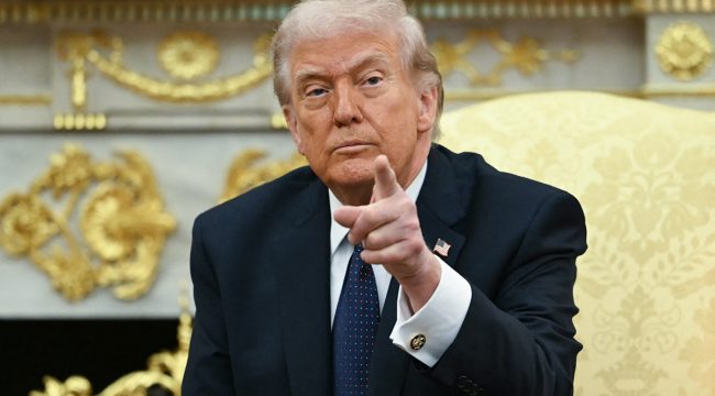 Трамп отреагировал на критику своего пасхального поста об Иране, заявив, что использовал ненормативную лексику для усиления аргумента